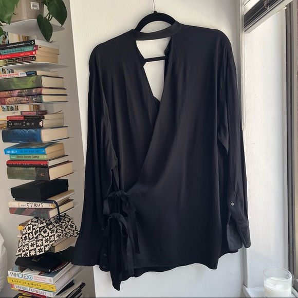 {Helmut Lang} 🔷 button up top - Picture 3 of 8